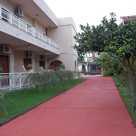 Toula'S Apartments 斯达林 外观 照片