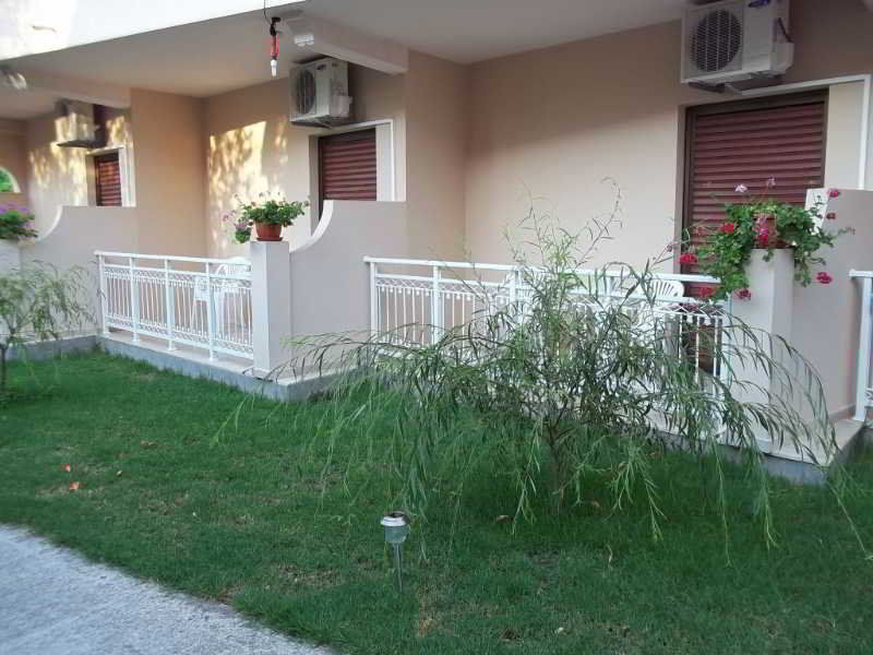 Toula'S Apartments 斯达林 外观 照片