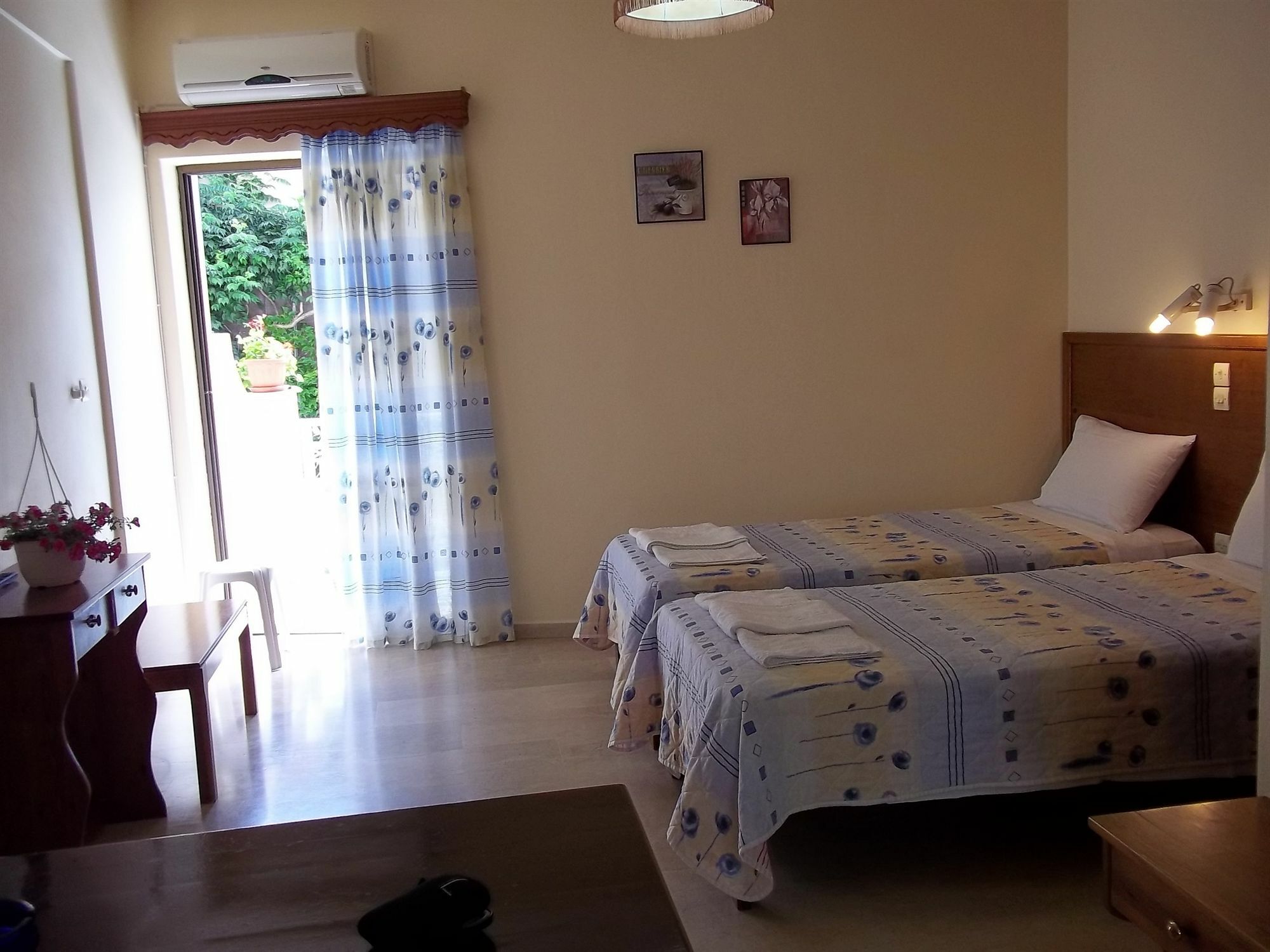 Toula'S Apartments 斯达林 外观 照片